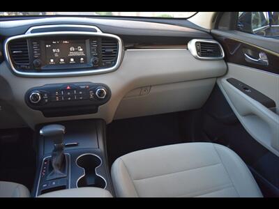 2019 Kia Sorento LX - Photo 31 - Mesa, AZ 85201