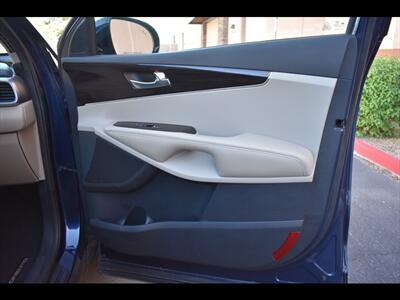 2019 Kia Sorento LX - Photo 35 - Mesa, AZ 85201