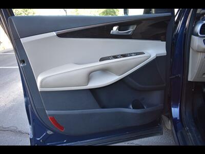 2019 Kia Sorento LX - Photo 18 - Mesa, AZ 85201