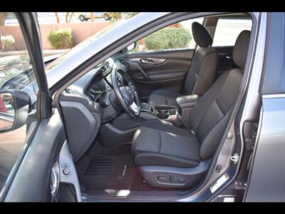 2020 Nissan Rogue SV - Photo 17 - Mesa, AZ 85201