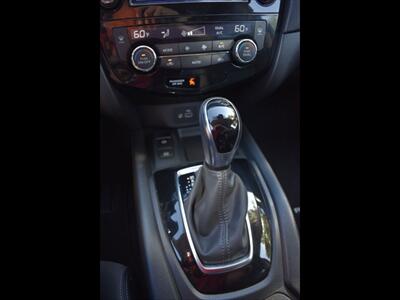 2020 Nissan Rogue SV - Photo 12 - Mesa, AZ 85201