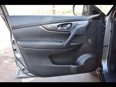 2020 Nissan Rogue SV - Photo 19 - Mesa, AZ 85201