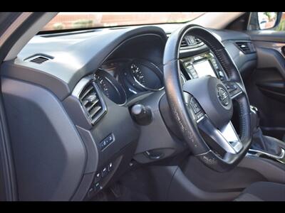 2020 Nissan Rogue SV - Photo 16 - Mesa, AZ 85201