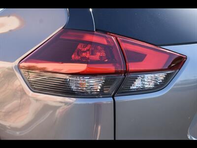 2020 Nissan Rogue SV - Photo 49 - Mesa, AZ 85201