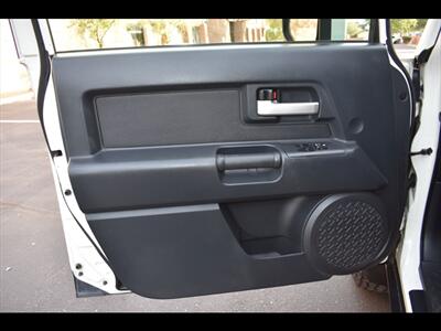 2013 Toyota FJ Cruiser   - Photo 13 - Mesa, AZ 85201