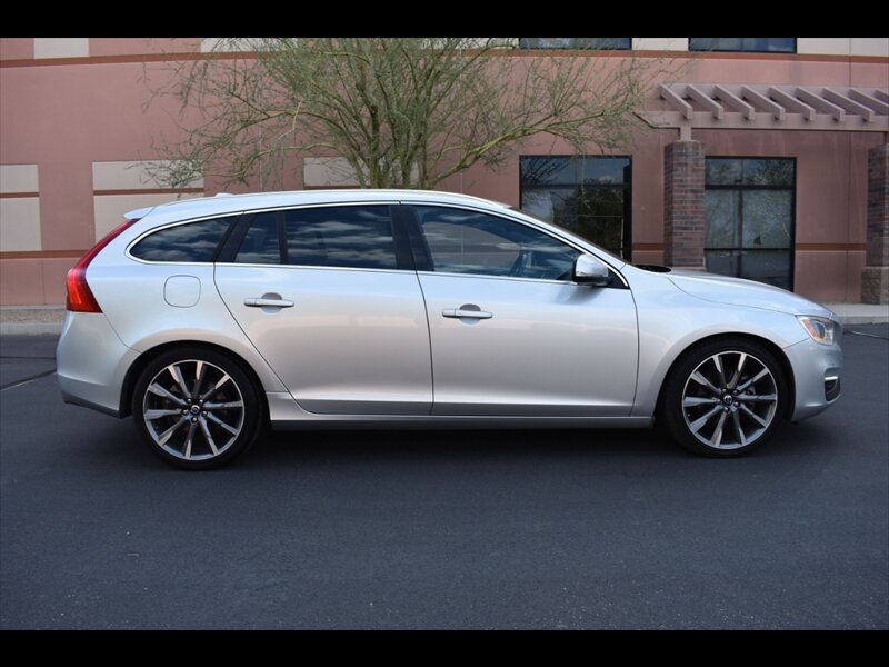 2015 Volvo V60 T5 Drive-E Platinum - Photo 1 - Mesa, AZ 85201
