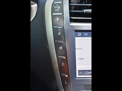 2019 Lincoln MKZ Hybrid Reserve II   - Photo 13 - Mesa, AZ 85201