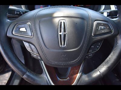 2019 Lincoln MKZ Hybrid Reserve II   - Photo 15 - Mesa, AZ 85201