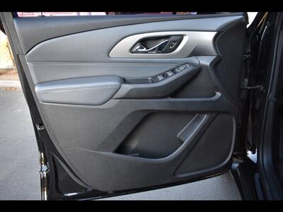 2018 Chevrolet Traverse LT Cloth - Photo 18 - Mesa, AZ 85201