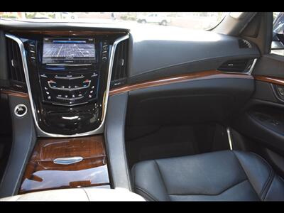 2017 Cadillac Escalade Luxury   - Photo 32 - Mesa, AZ 85201