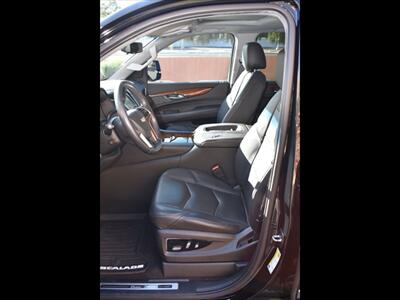 2017 Cadillac Escalade Luxury   - Photo 15 - Mesa, AZ 85201