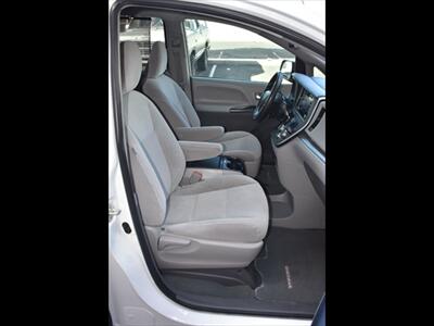 2020 Toyota Sienna LE 8-Passenger   - Photo 31 - Mesa, AZ 85201