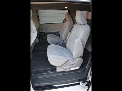 2020 Toyota Sienna LE 8-Passenger   - Photo 19 - Mesa, AZ 85201