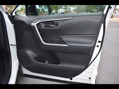 2020 Toyota RAV4 LE   - Photo 33 - Mesa, AZ 85201