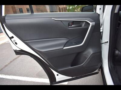 2020 Toyota RAV4 LE   - Photo 22 - Mesa, AZ 85201