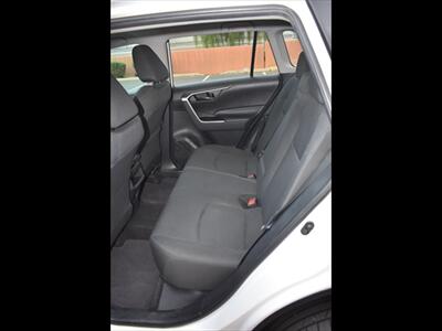 2020 Toyota RAV4 LE   - Photo 20 - Mesa, AZ 85201