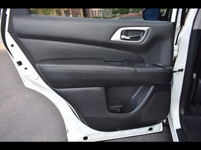 2016 Nissan Pathfinder Platinum - Photo 25 - Mesa, AZ 85201