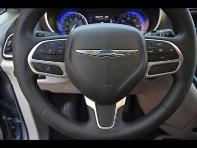 2021 Chrysler Voyager LX - Photo 12 - Mesa, AZ 85201