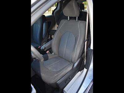 2021 Chrysler Voyager LX - Photo 15 - Mesa, AZ 85201