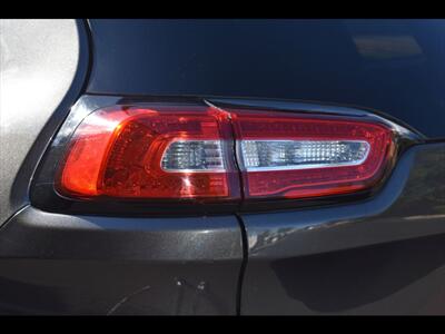 2018 Jeep Cherokee Latitude Plus   - Photo 48 - Mesa, AZ 85201