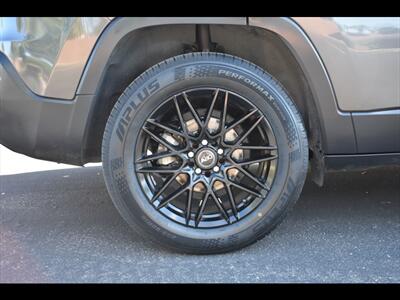 2018 Jeep Cherokee Latitude Plus   - Photo 37 - Mesa, AZ 85201