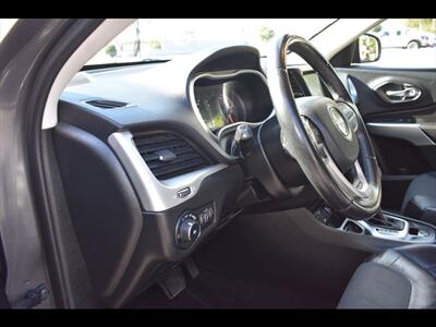 2018 Jeep Cherokee Latitude Plus   - Photo 15 - Mesa, AZ 85201