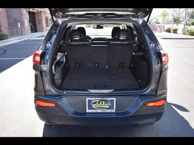 2018 Jeep Cherokee Latitude Plus   - Photo 24 - Mesa, AZ 85201