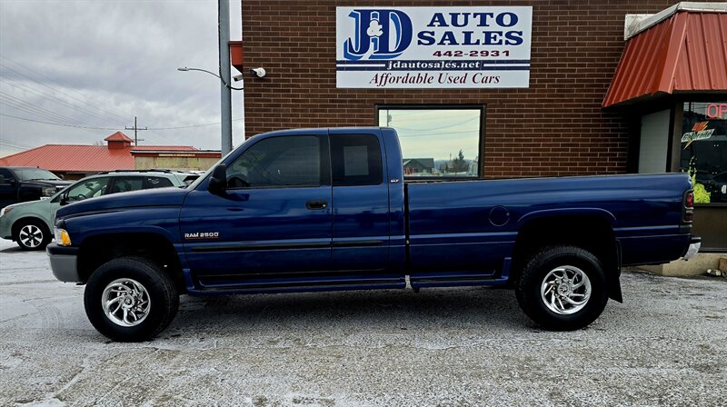 2001 Dodge Ram 2500 SLT 4dr Quad Cab SLT   - Photo 1 - Helena, MT 59601