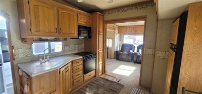 2005 RV Jayco Designer  38 RDQS - Photo 16 - Helena, MT 59601