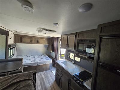 2022 RV Starcraft Autumn Ridge  180BH - Photo 9 - Helena, MT 59601