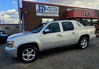 2013 Chevrolet Avalanche LTZ Black Diamond - Photo 2 - Helena, MT 59601