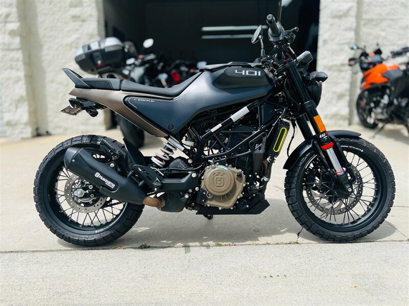 2023 Husqvarna Svartpilen 401  