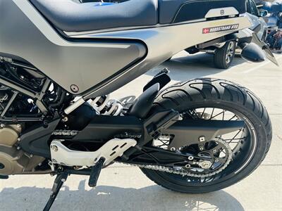2021 Husqvarna Svartpilen 401   - Photo 8 - Arcadia, CA 91006