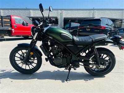 2024 Honda SCL500   - Photo 2 - Arcadia, CA 91006