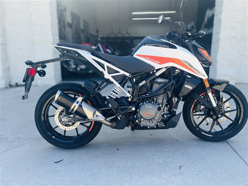 2022 KTM Duke 390  