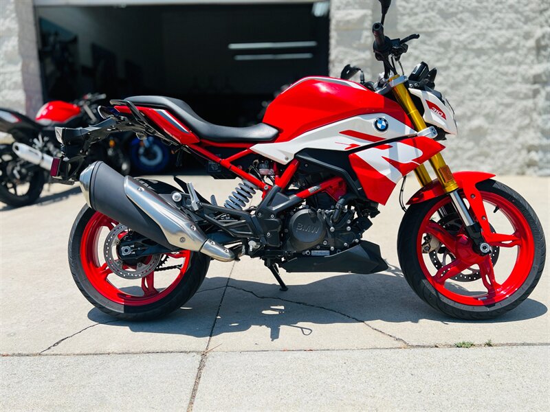 2023 BMW G 310 R  