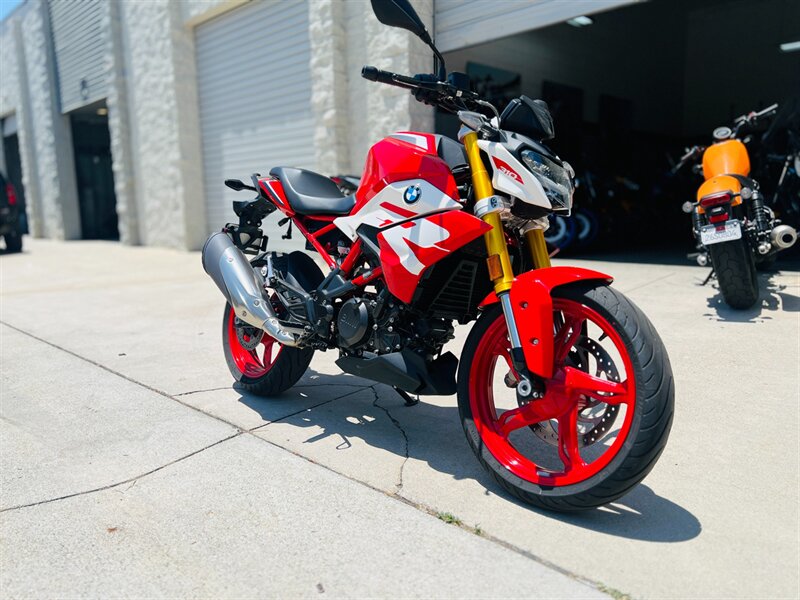 2023 BMW G 310 R  