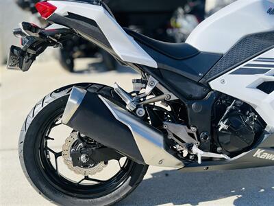 2017 Kawasaki Ninja 300 ABS - Photo 7 - Arcadia, CA 91006