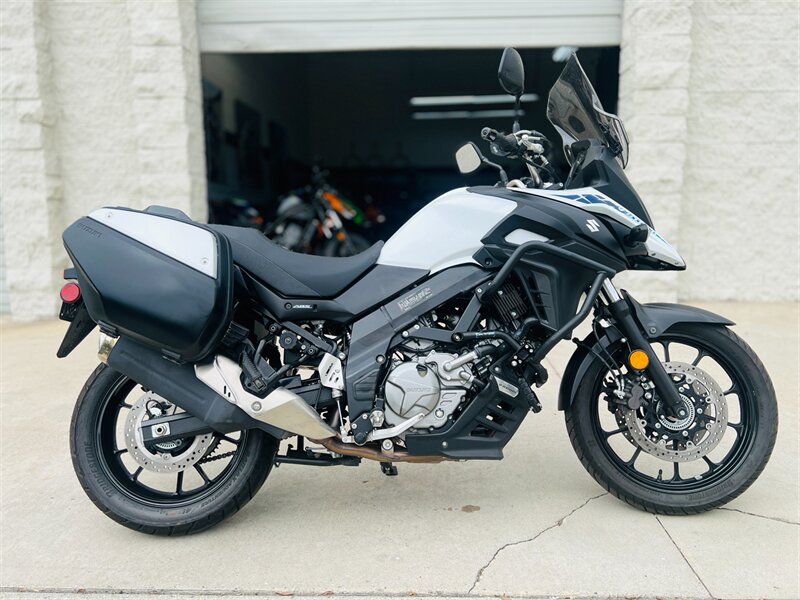 2022 Suzuki V-Strom 650 ABS  