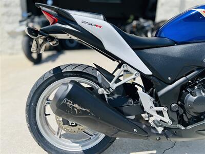 2011 Honda CBR250R   - Photo 7 - Arcadia, CA 91006