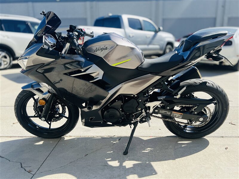 2021 Kawasaki Ninja 400 ABS
