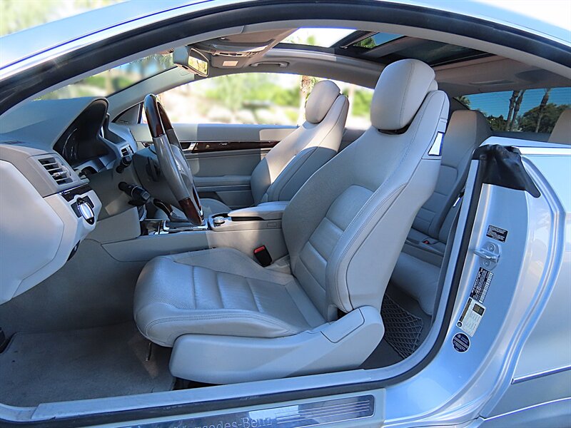 2010 Mercedes-Benz E 350 photo 10 of 37