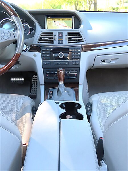 2010 Mercedes-Benz E 350 photo 14 of 37