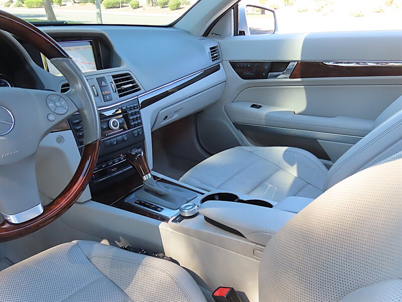 2010 Mercedes-Benz E 350 photo 16 of 37