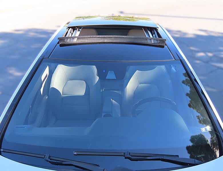 2010 Mercedes-Benz E 350 photo 9 of 37