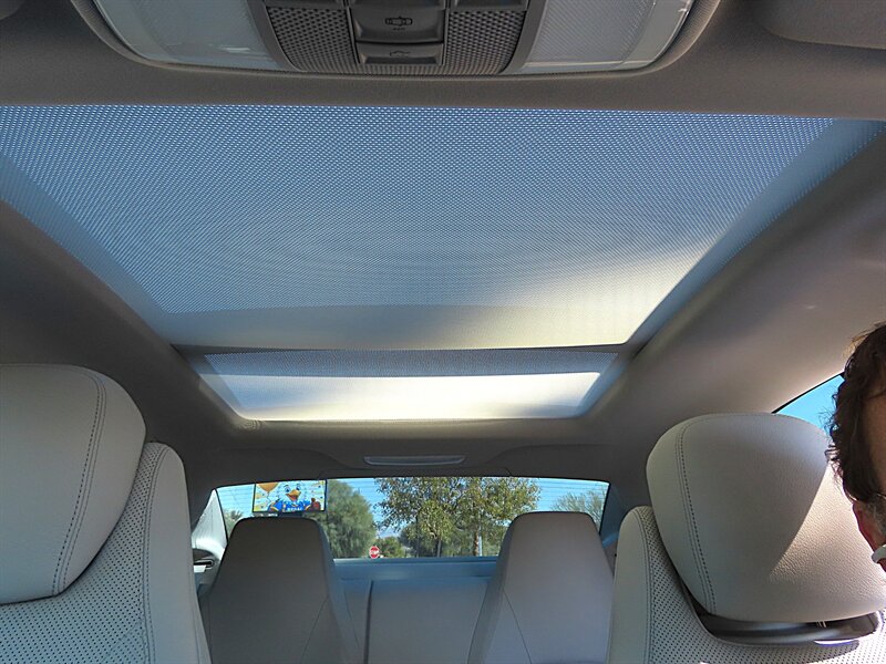 2010 Mercedes-Benz E 350 photo 20 of 37