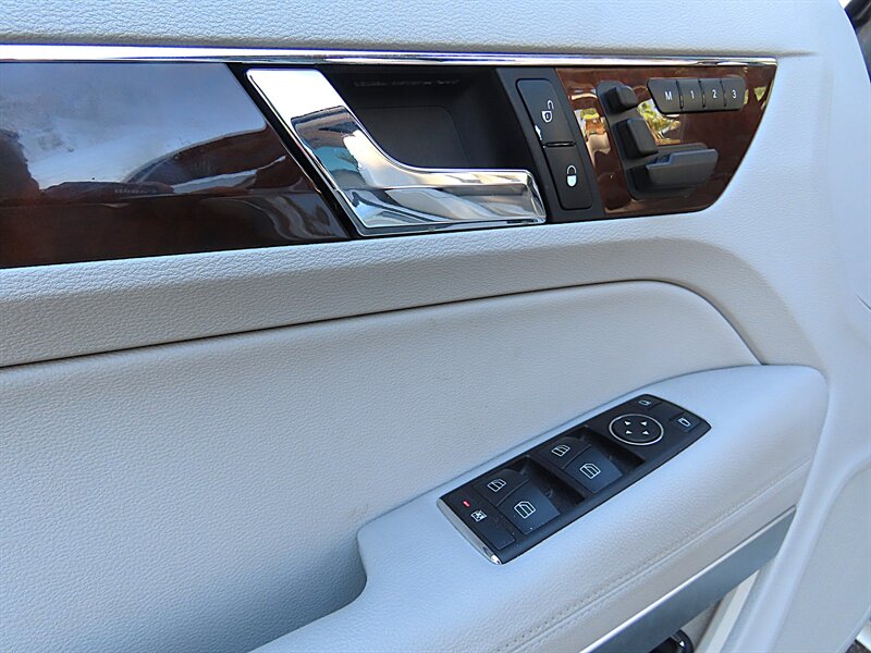 2010 Mercedes-Benz E 350 photo 26 of 37
