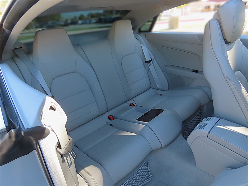2010 Mercedes-Benz E 350 photo 21 of 37