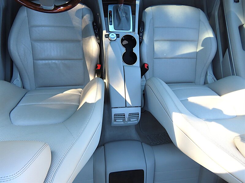 2010 Mercedes-Benz E 350 photo 17 of 37