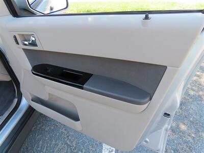 2009 Mazda Tribute Hybrid Grand Touring   - Photo 27 - Palm Desert, CA 92211